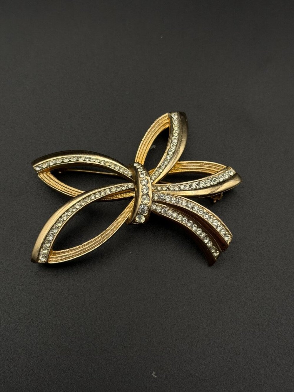 Vintage Gold Tone Clear Rhinestone Bow Brooch Pin Openwork Ribbon